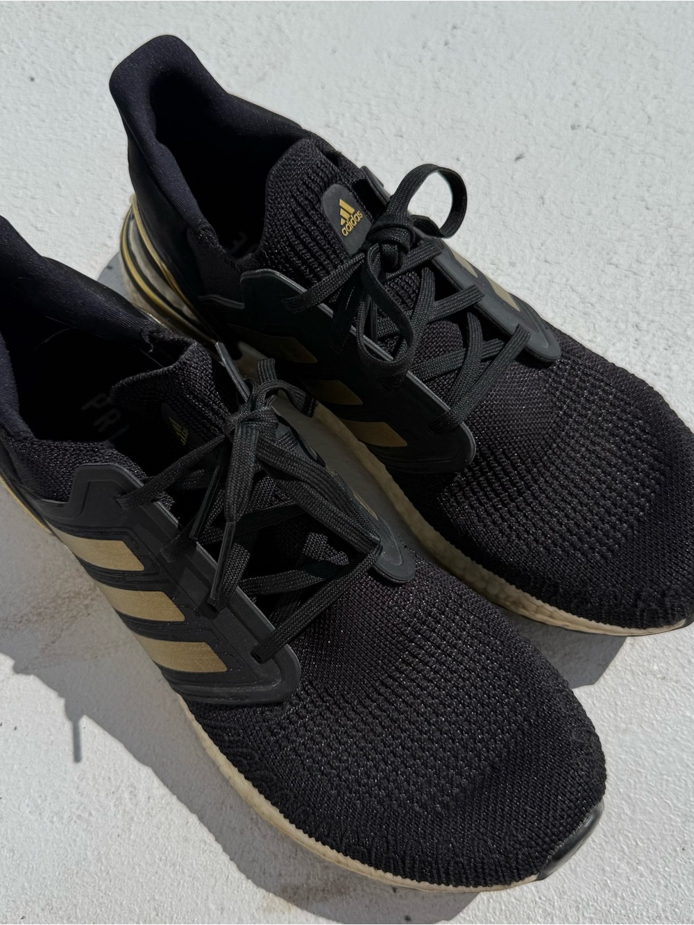 adidas Men’s Black & Gold Training Sneakers